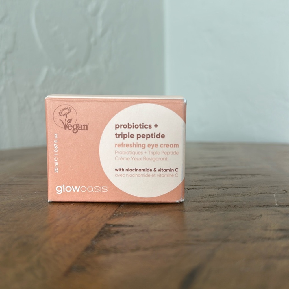 ✨ Glow Oasis Eye Cream